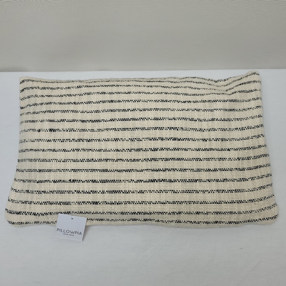 Pillowpia Lanie lumbar pillow cover